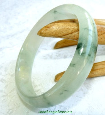 Will the Jade Bangle I Buy Look Like the Photo?