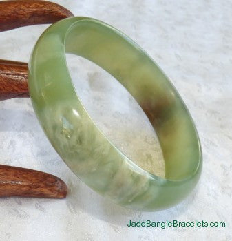 "Heaven and Earth" Translucent Chinese River Jade Bangle 59.5mm (JBB3022)