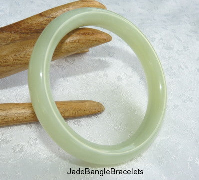 Sale-"Glowing" Classic Round Chinese Jade Bangle Bracelet 58 mm (JBB3333)