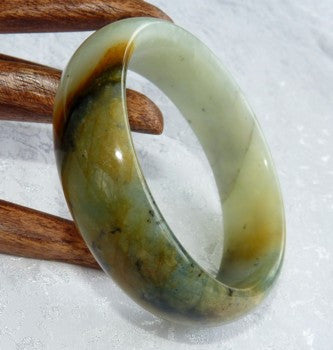 Jade Bangle Sizing - Width Makes a Difference in How Your Jade Bangle Fits
