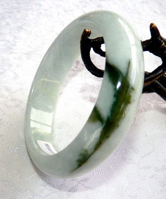 "Kiss of Yang" on Soft Green "Yin" Burmese Jadeite Bangle Bracelet 54 mm + Certificate (723)