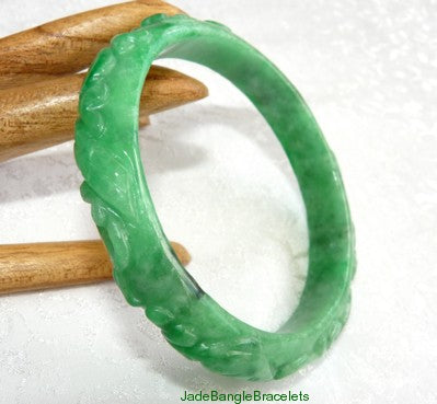 "Auspicious Pixiu and Fish" and More Carved Jadeite Bangle 58mm (JBB2701)
