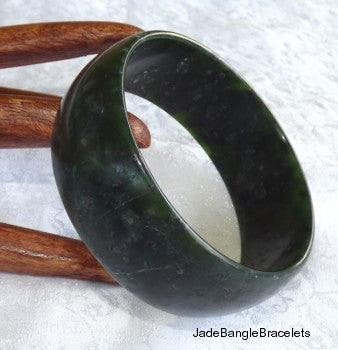"Luminous" Jiuquan Chinese Jade Bangle Bracelet 60mm  (Fits like 3-4mm smaller) (JBB3101)