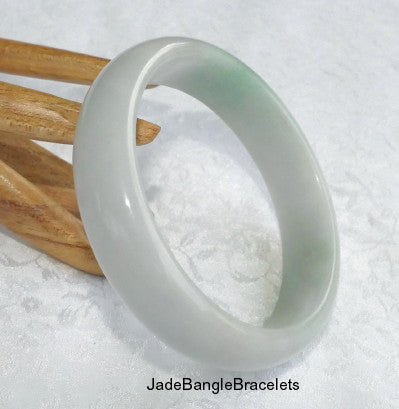 11-8-2019  Qiu Tan YYJ exchange Clearance-"Kiss of Green" on White Burmese Jadeite Bangle Bracelet 57mm (JBB3309)