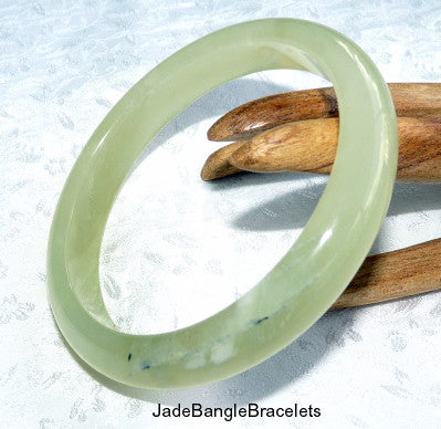 "Mysterious" Chinese Jade Bangle Bracelet 63.5 mm (JBB3328)