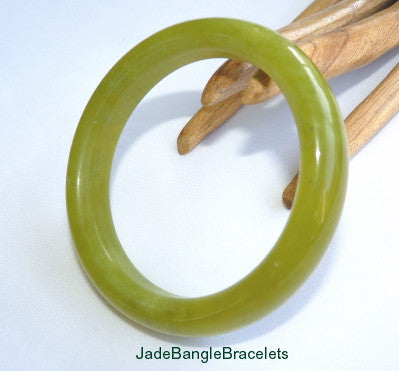 "Don't Worry-Be Happy!"  Chinese Jade Bangle Bracelet 60.5mm (JBB3359)