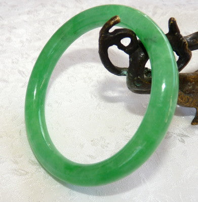 Clearance-Good Green Classic Round Burmese Jadeite Bangle Bracelet 57 mm (JBB3389)